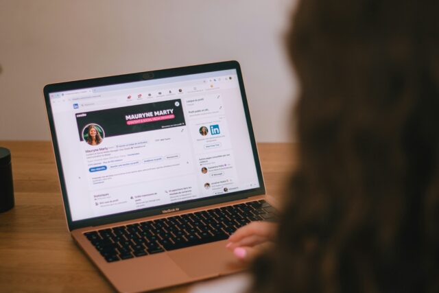 Wer gut trennt, rekrutiert besser – Die unterschätzte Wirkung von Outplacement auf die Employer Brand